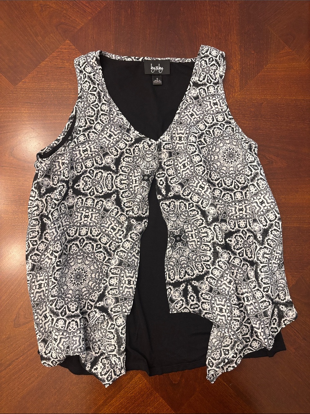 bobeau Black & White Layered Sleeveless Printed Tank